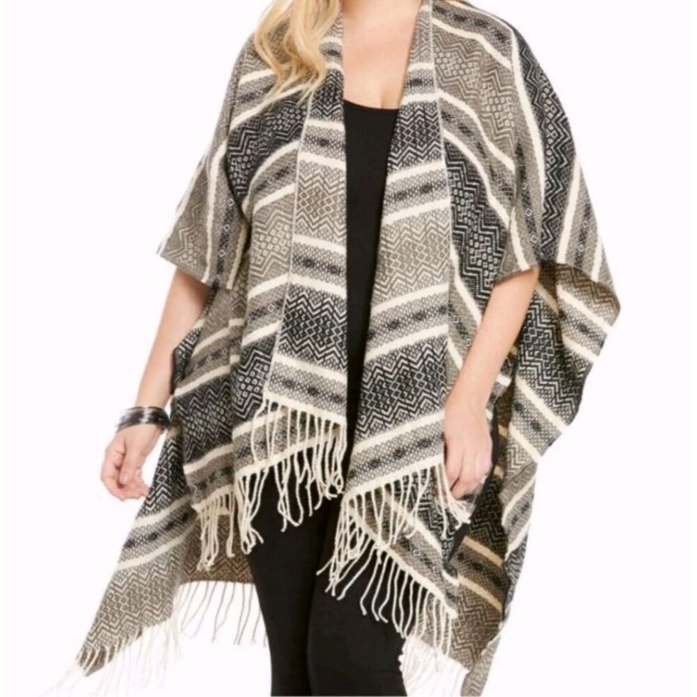 Torrid Ruana Wrap Geometric Print Azrec Western Fringe Cape Sz O/S